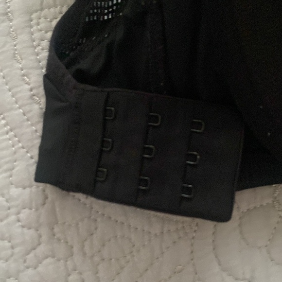 Le Mystere sports bra - Picture 6 of 13